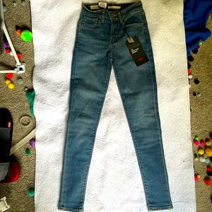 721 High Rise Skinny-Been Worn Twice
